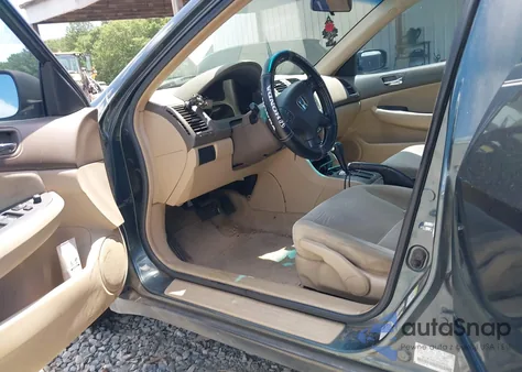 2005 Honda Accord 2.4 Lx from USA, damaged, VIN 1HGCM56465A004856